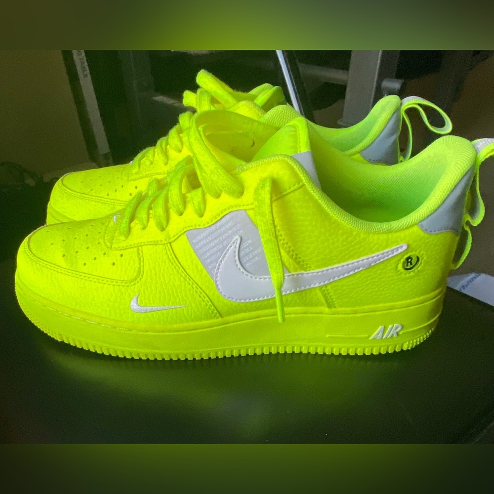 neon af1’s